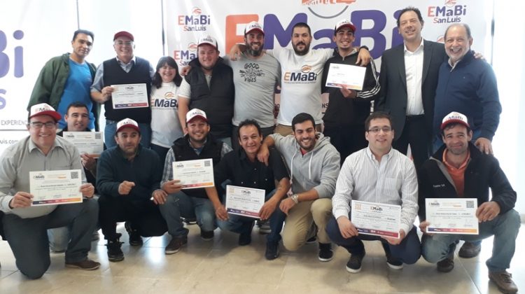 La EMaBi entregó nuevos certificados a los egresados de la octava capacitación