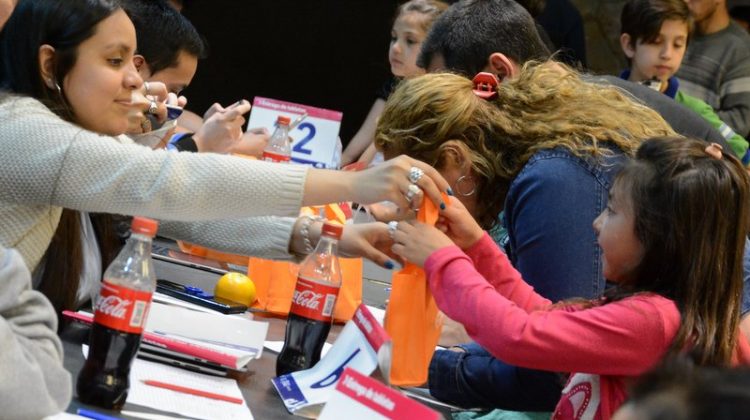 Los chicos de Donovan, Juana Koslay y La Punta recibieron sus tabletas