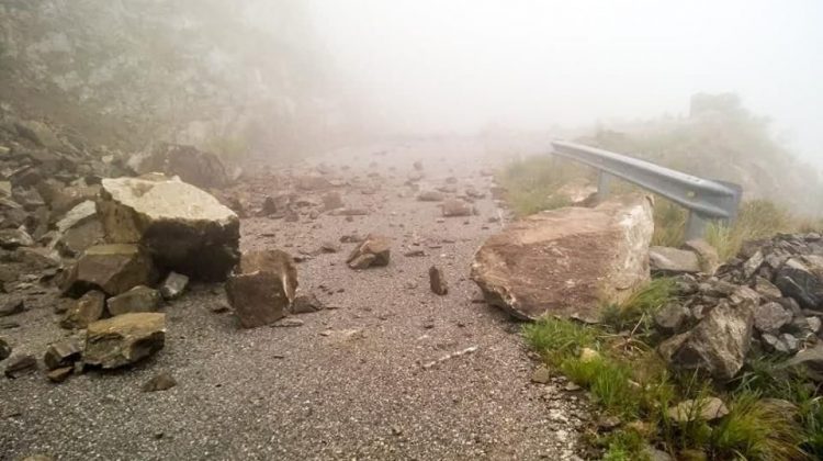 Recomendaciones por desmoronamientos y deslizamientos de rocas en caminos serranos