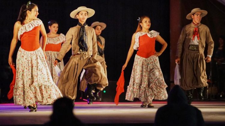 La Pedrera tuvo su homenaje a la tradición con danza y música folclórica