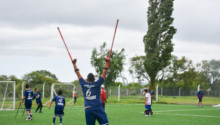 Se realizó un “Abrazo Futbolero” adaptado 