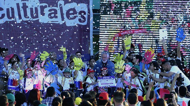 Alegría, emoción y mucha puntanidad en la entrega de premios de los Intercolegiales Culturales