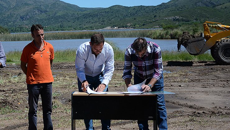 Nuevas fuentes de trabajo y fomento al turismo: comenzó la construcción del camino de circunvalación del dique Cruz de Piedra