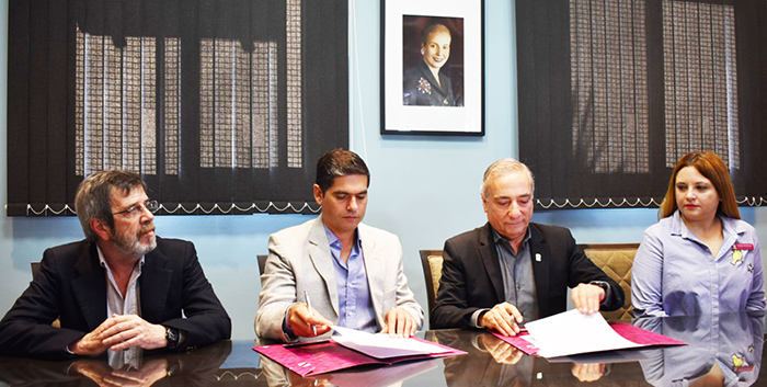 El rector Joaquín Surroca y el presidente de la Cámara Ariel Dotti firmaron el acuerdo