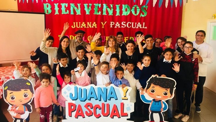 “Juana y Pascual”: alumnos de Salinas del Bebedero conocieron el corto animado creado con sus voces y dibujos