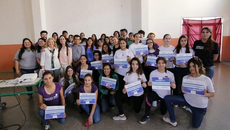 Presentaron los proyectos de aplicaciones de los clubes “Chicas en Tecnología”