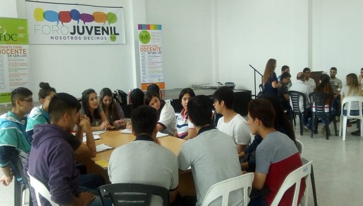 Estudiantes de escuelas de Pueyrredón participaron de la primera jornada del Foro Juvenil “Nosotros decimos”