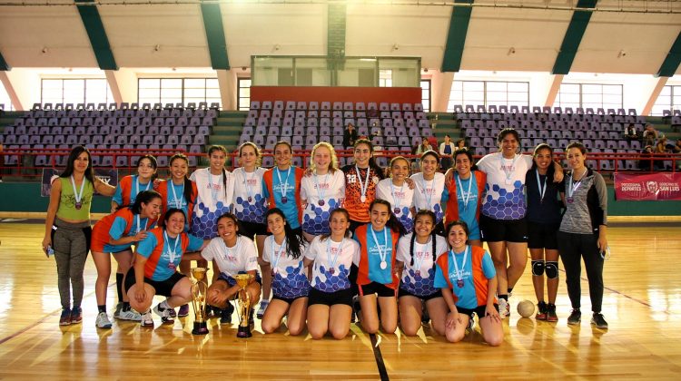 Se conocieron los campeones provinciales en tenis de mesa y hándbol