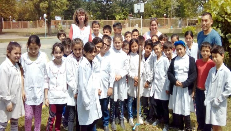 “Huella Verde Escuelas” comenzó su etapa de forestación