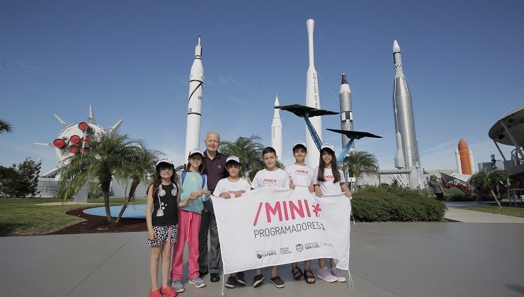 Los miniprogramadores visitaron el Centro Espacial “Kennedy”