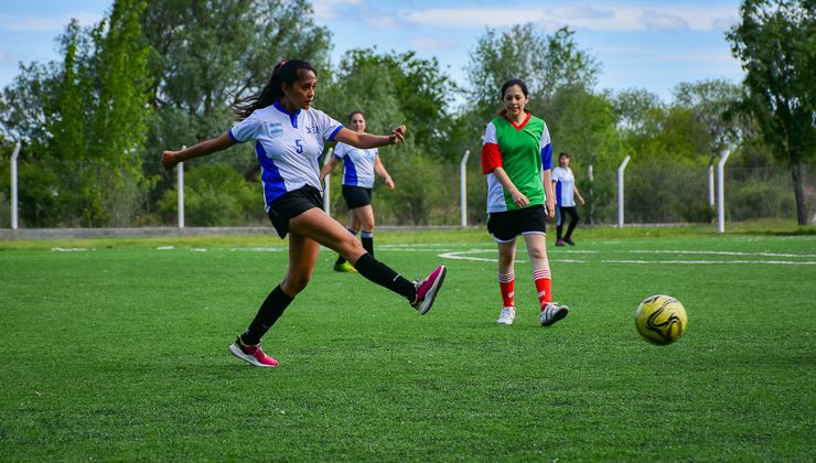 Con partidos de fútbol, continúan los Juegos Deportivos de Servidores Públicos