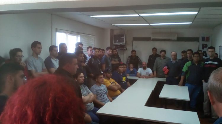 Alumnos de la UPrO visitaron las empresas CPA y Palmero