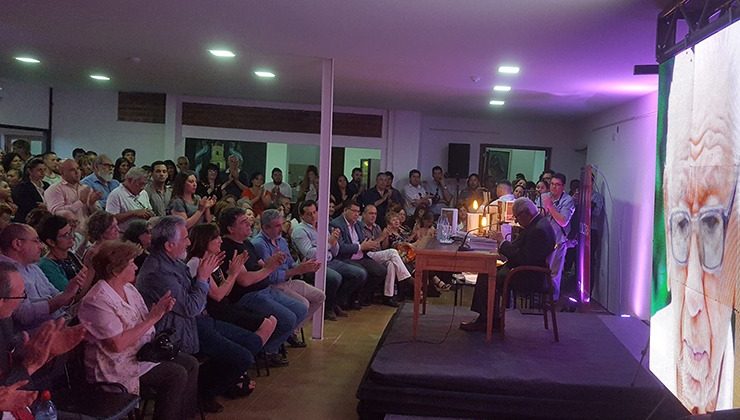 La primera jornada culminó con la presencia del gobernador y una disertación de Tobares a pura puntanidad