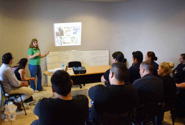 Se trata de un ciclo de capacitaciones que contemplan cuatro encuentros con diferentes grupos de la policía ambiental, sectorizados por zona de trabajo.