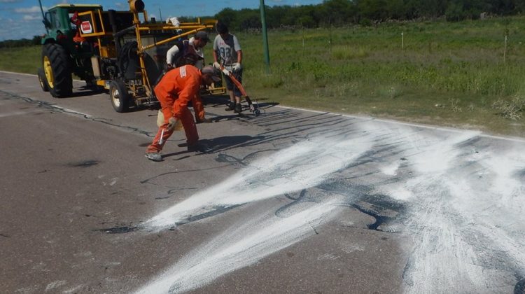 Sellado asfáltico y bacheo profundo en la Autopista por la Paz en el Mundo