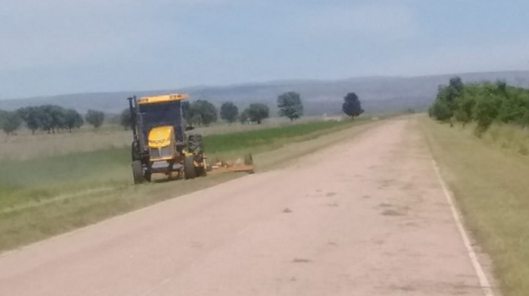 Desmalezaron 46 kilómetros de banquinas de la ruta provincial 6