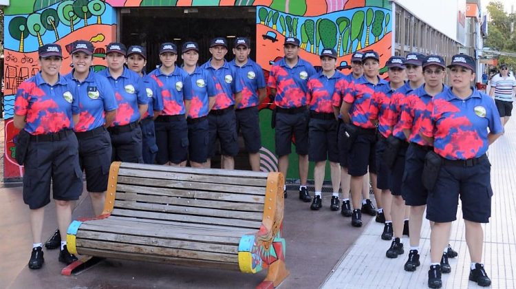 La Policía Turística ya cuenta con su uniforme de verano