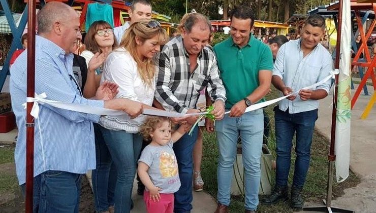 El Volcán abrió su temporada con la inauguración de un paseo de artesanos