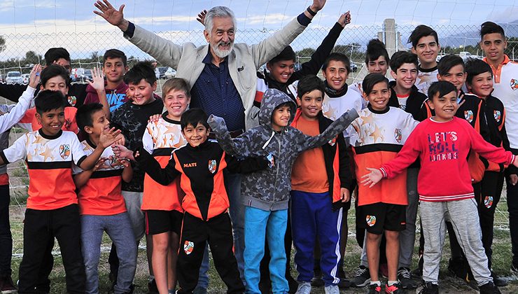 El gobernador inauguró obras en el Club Deportivo, Social y Cultural La Punta