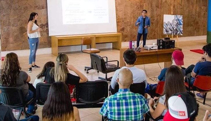 Jóvenes emprendedores se capacitaron en Marketing Digital aplicado a Redes Sociales