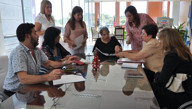 Intensifican las tareas para la regularización de decretos y designaciones docentes
