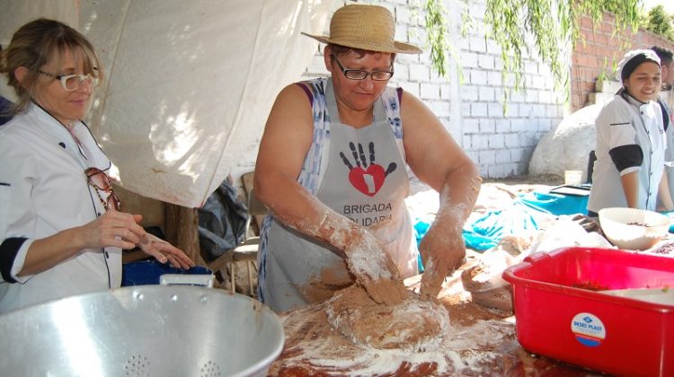 En “Mis Pekes” se hornea pan dulce amasado con mucho amor