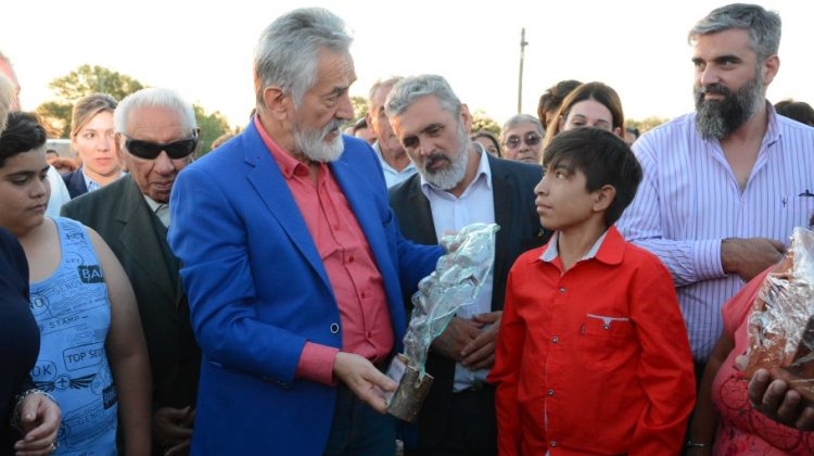 Patrimonio cultural y fomento al turismo: el gobernador inauguró en Jarilla el Museo del Vidrio