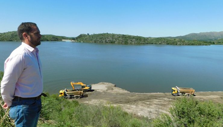 Continúan a paso firme las obras en el dique Cruz de Piedra