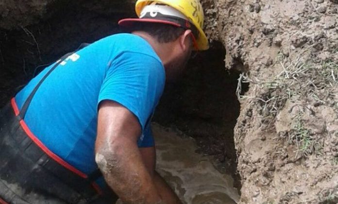 Comienza el proceso de soldadura de una avería en el tramo I del acueducto Nogolí