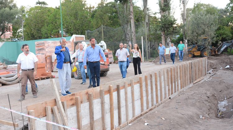 El gobernador coordina cómo será el funcionamiento del Centro Oncológico Integral