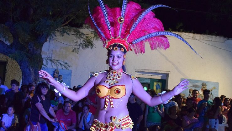 Con un carnaval a puro ritmo, Renca abrió su temporada de verano