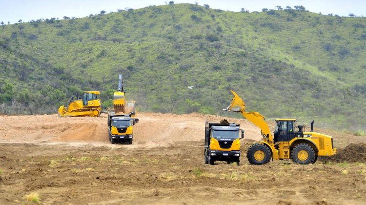 Hospital “Ramón Carrillo”: trabajan en la nivelación del predio