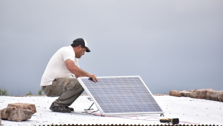 Nuevas familias recibirán su pantalla solar