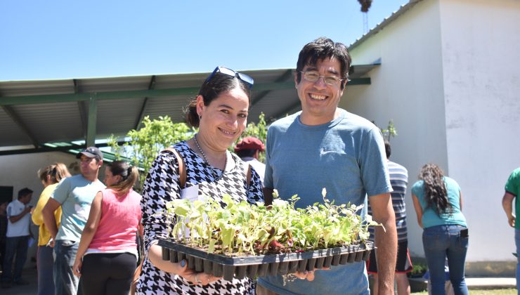 El Ministerio de Producción promueve el autoconsumo y la alimentación saludable