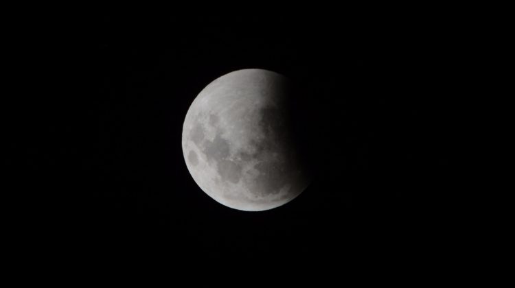 Así se vio en San Luis el primer eclipse lunar del año