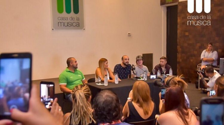 Abel Pintos: “Grabé hace algunos años en Casa de la Música y es muy bueno estar de vuelta, lo que hace de mi regreso a Villa Mercedes algo especial”