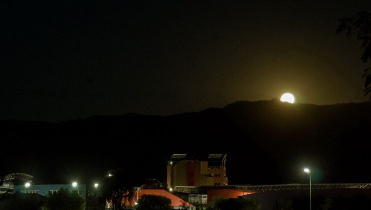 El primer eclipse lunar del año será este lunes a la madrugada