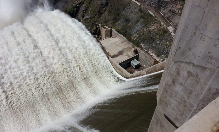 Los diques contuvieron los caudales de los ríos crecidos por las lluvias del domingo