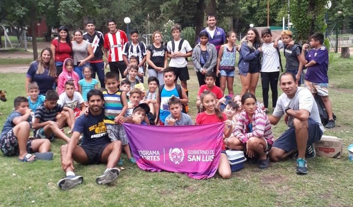 Más niños disfrutan de la colonia de vacaciones del “Ave Fénix”