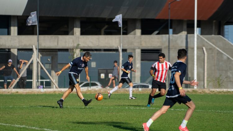 Los pilotos del TN jugaron un partido solidario