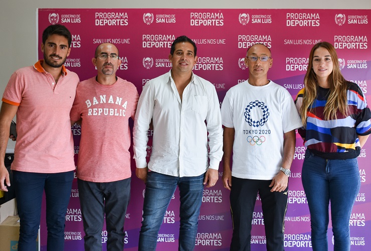 El coach japonés de la Selección Argentina de béisbol está en San Luis.