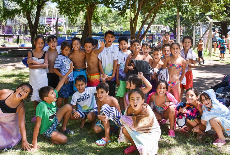 Más de 100 chicos de los barrios 544 y "Néstor Kirchner" disfrutaron de la colonia del “Ave Fénix”.