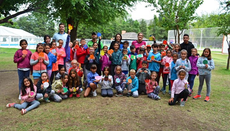 Más de 100 chicos vivieron una jornada de conciencia ambiental en Juana Koslay