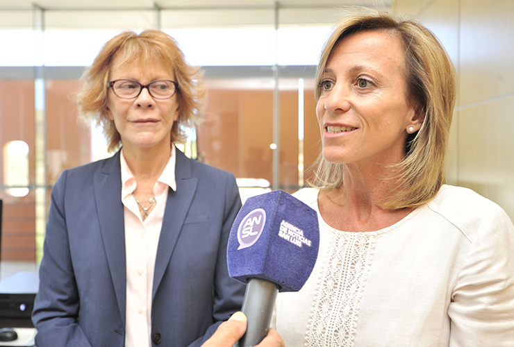 Bañuelos y Sosa Araujo anunciaron que la Provincia ofrecerá cursos para mejorar la atención al público que asiste a un hospital.