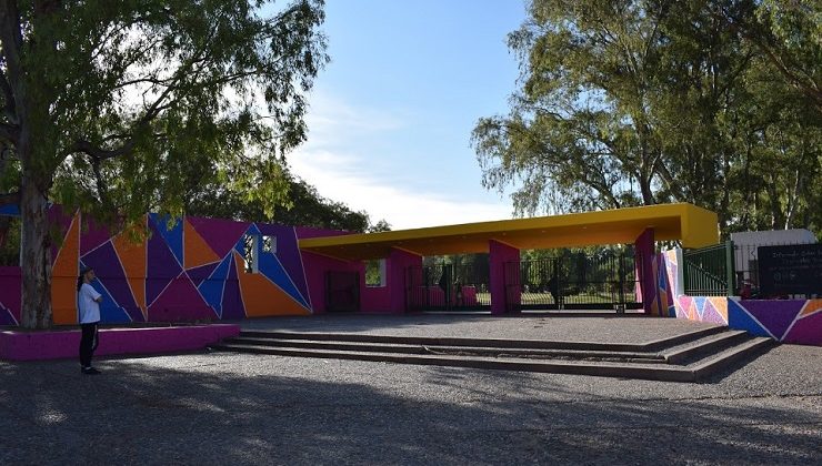 Murales y mucho color para renovar los accesos a los parques provinciales