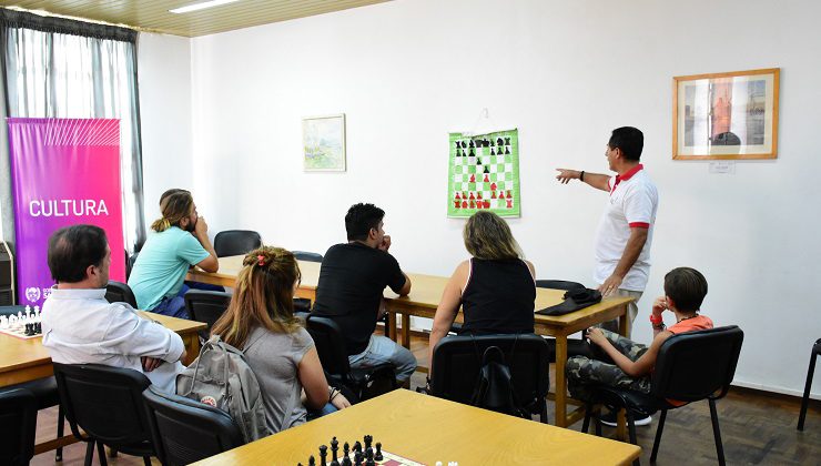 Comenzó un taller de ajedrez en la Biblioteca Provincial “Juan Crisóstomo Lafinur”