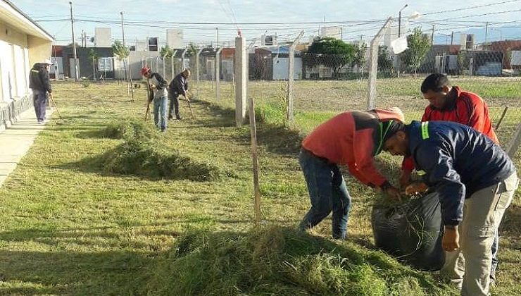 Continúan las tareas para acondicionar escuelas