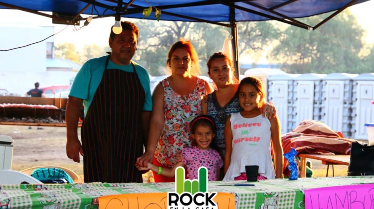 Los foods trucks y comercios de la zona se vieron beneficiados por el impacto generado en “Rock en la Casa”.