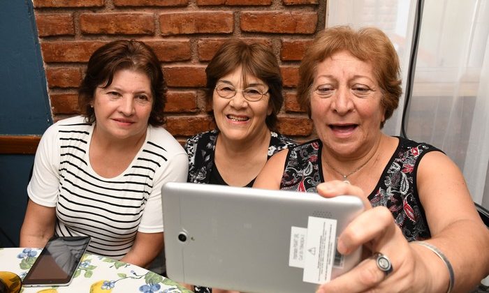 Más de 2.800 jubilados y pensionados ya se inscribieron para recibir su tableta