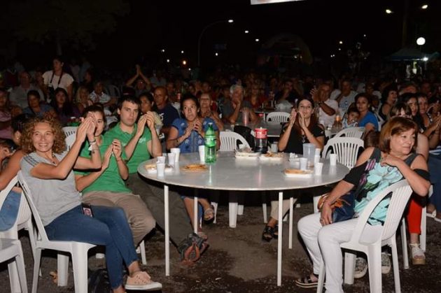 Unas 2.500 personas disfrutaron de los espectáculos en Desaguadero.